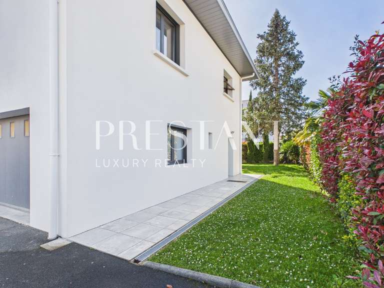 Maison Anglet - 5 chambres - 213m²