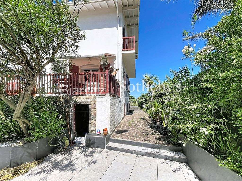 House Anglet