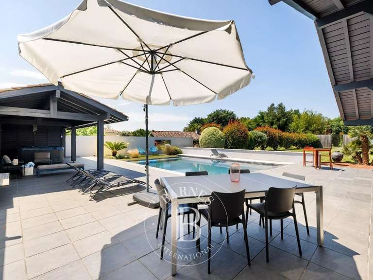Maison Anglet - 4 chambres - 200m²