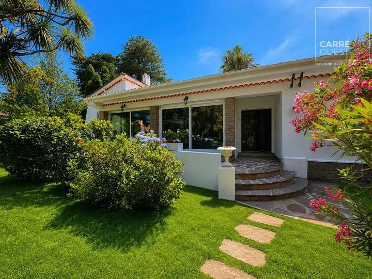 Maison Anglet - 4 chambres - 205m²