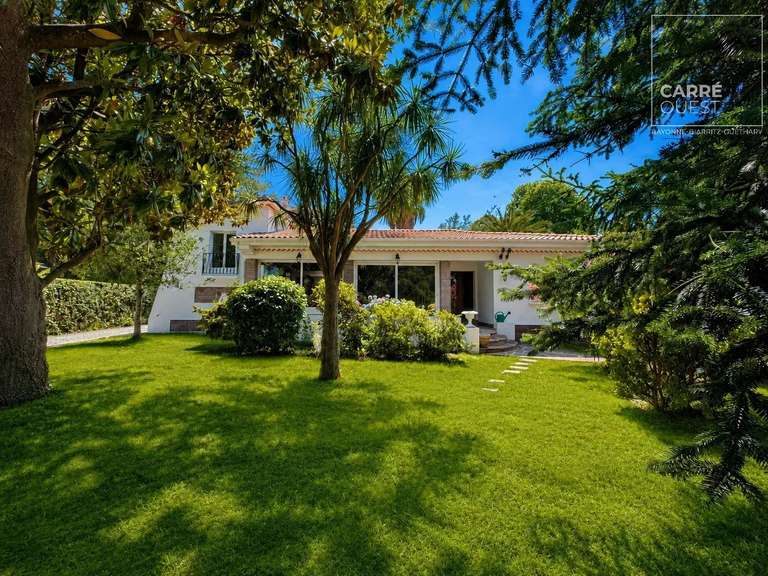 Maison Anglet - 4 chambres - 205m²