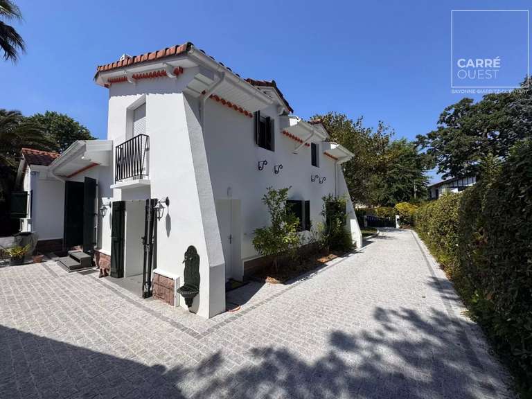 Maison Anglet - 4 chambres - 205m²