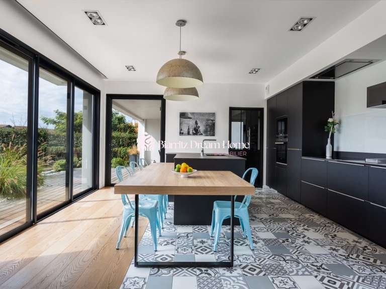 Maison Anglet - 3 chambres - 164m²