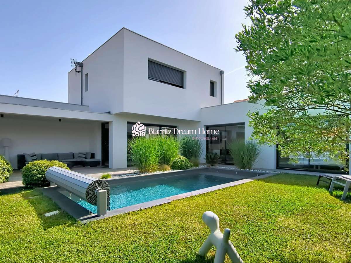House Anglet
