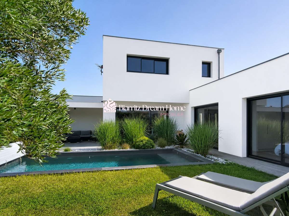 House Anglet