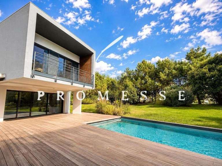House Anglet