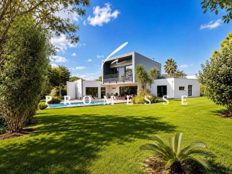 House Anglet