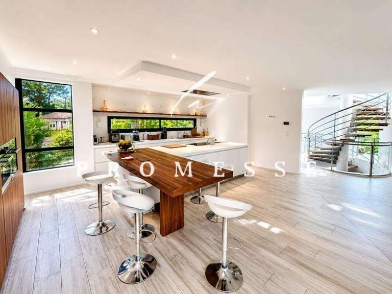 House Anglet