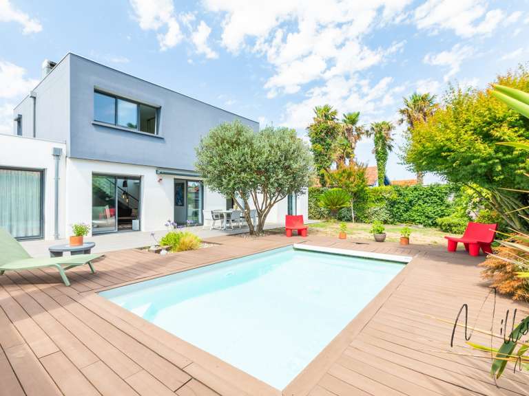 Maison Anglet - 4 chambres - 198m²