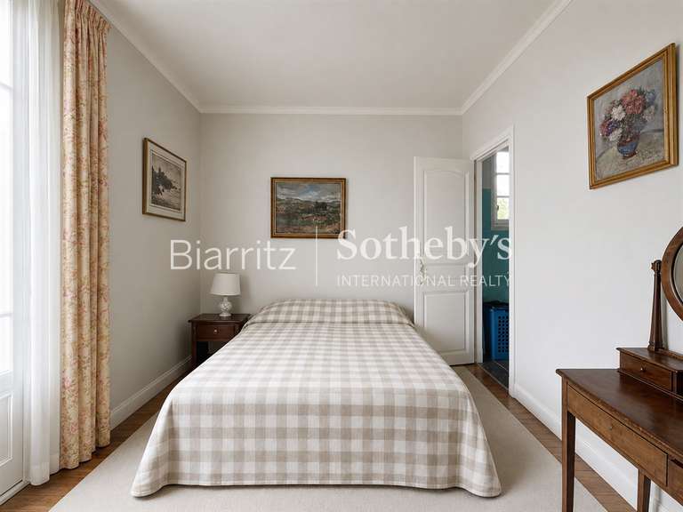 House Anglet - 6 bedrooms - 338m²