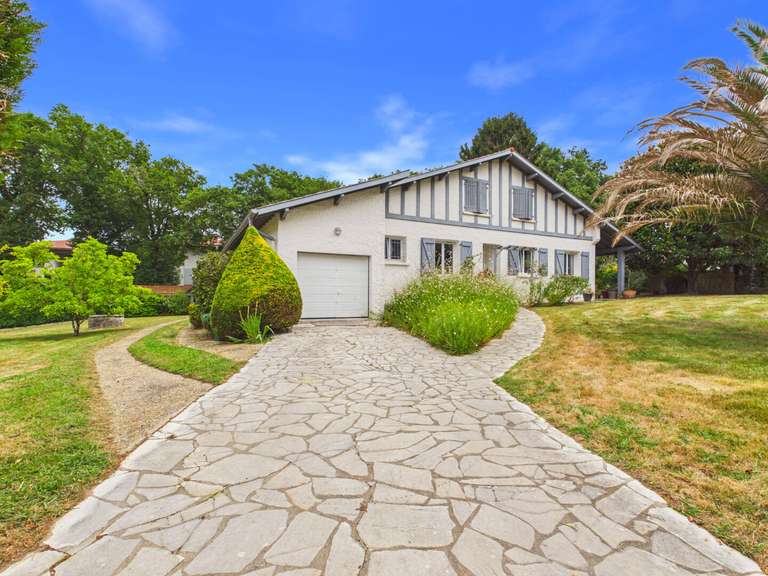 Maison Anglet - 4 chambres - 158m²