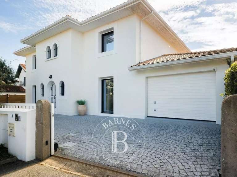 Maison Anglet - 5 chambres - 220m²