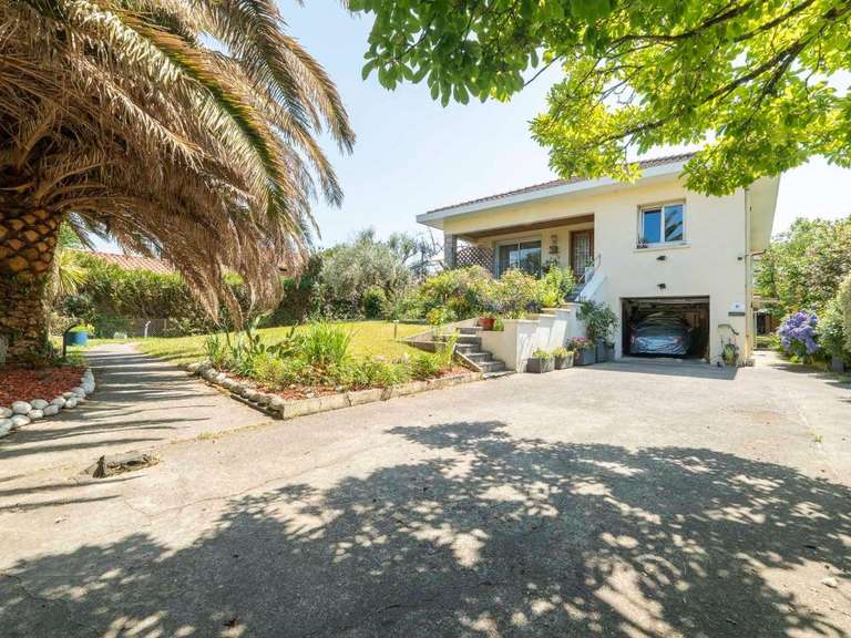 Villa Anglet - 3 bedrooms - 214m²