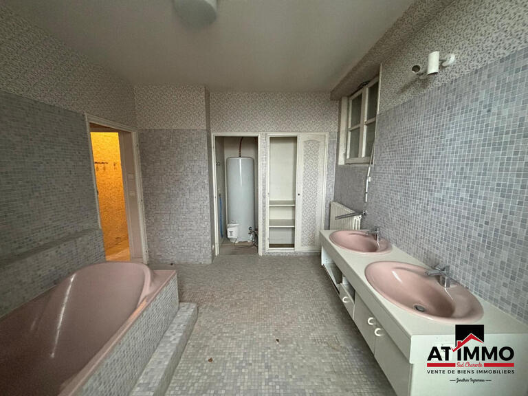 House Angoulême - 8 bedrooms - 308m²
