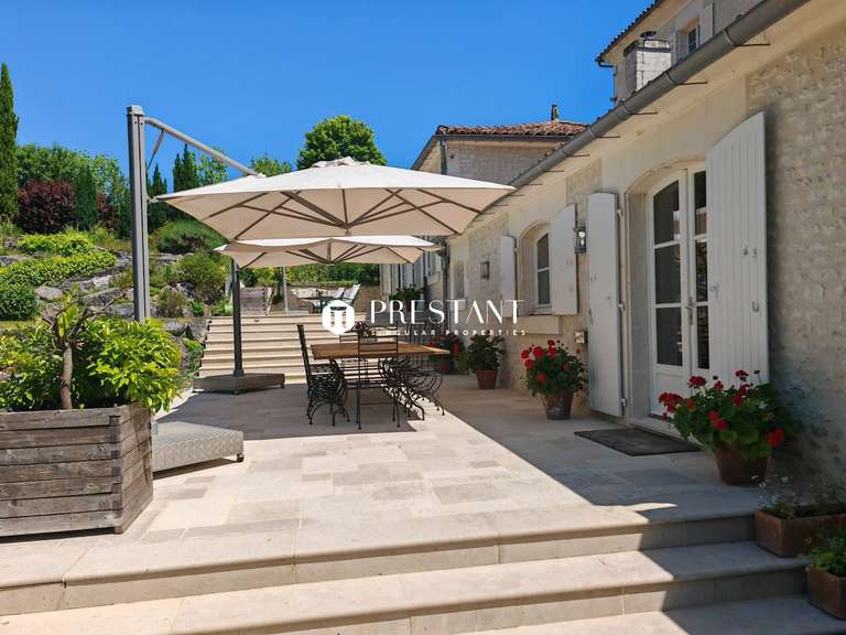 Maison Angoulême - 12 chambres - 755m²