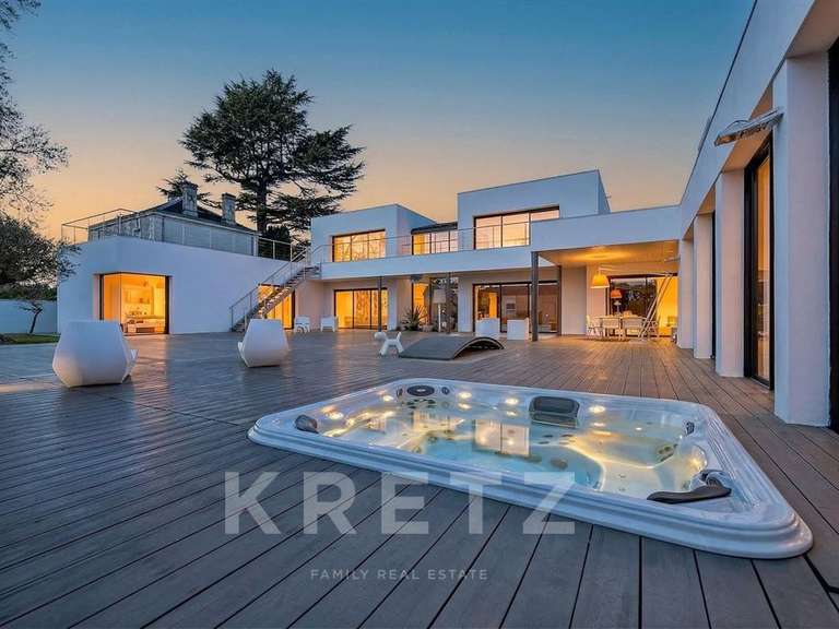 House Angoulême - 5 bedrooms - 360m²