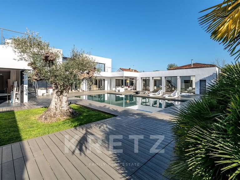 House Angoulême - 5 bedrooms - 360m²