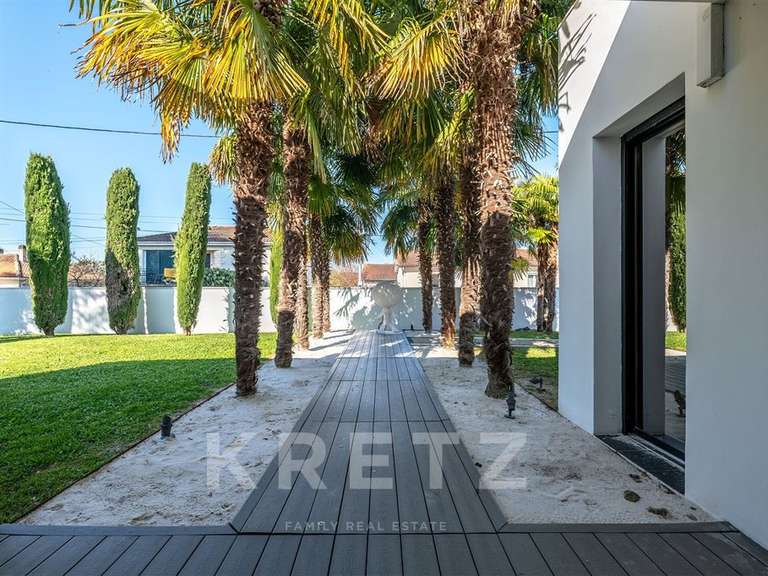 House Angoulême - 5 bedrooms - 360m²