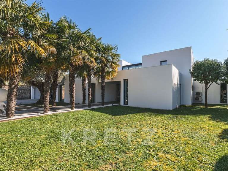 House Angoulême - 5 bedrooms - 360m²