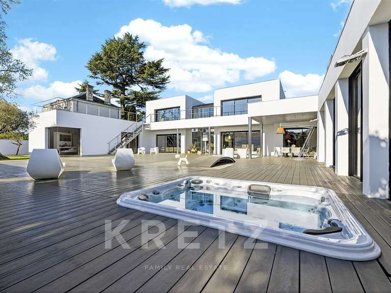 House Angoulême - 5 bedrooms - 360m²