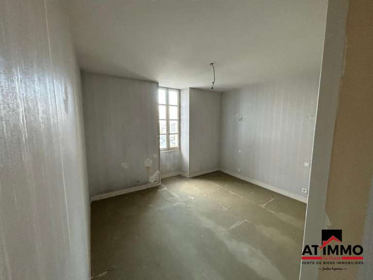 House Angoulême - 8 bedrooms - 308m²