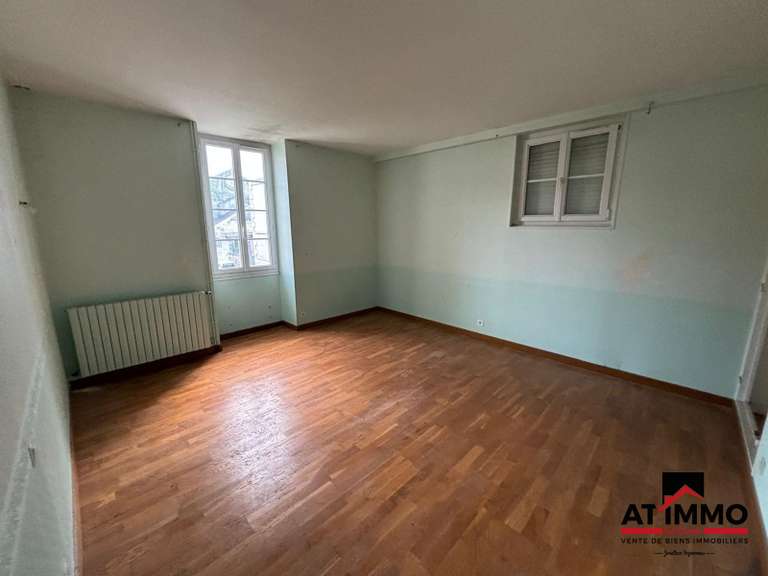 House Angoulême - 8 bedrooms - 308m²