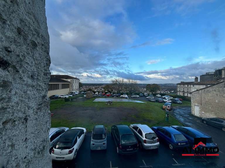 House Angoulême - 8 bedrooms - 308m²