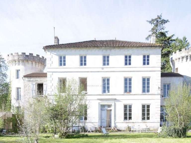 Maison Angoulême - 8 chambres