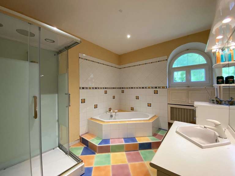 House Angoulême - 6 bedrooms - 230m²