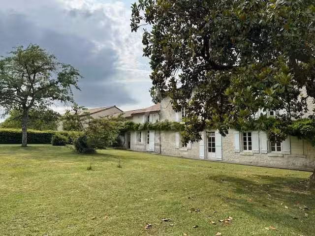Property Angoulême - 7 bedrooms