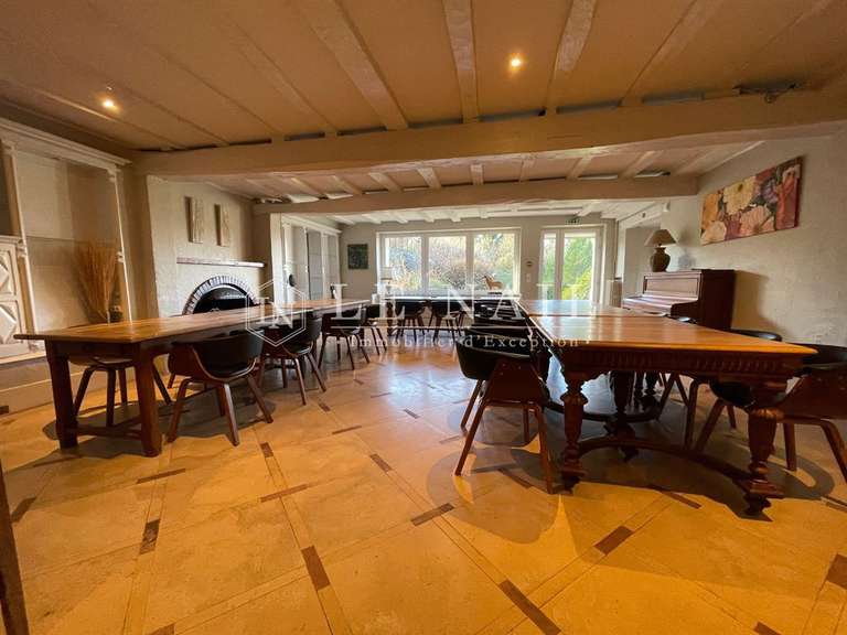 Propriété Angoulême - 12 chambres - 800m²