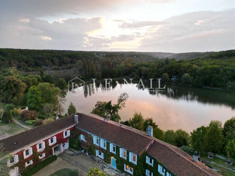 Propriété Angoulême - 12 chambres - 800m²