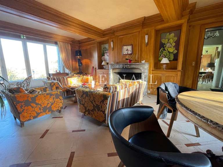 Propriété Angoulême - 12 chambres - 800m²