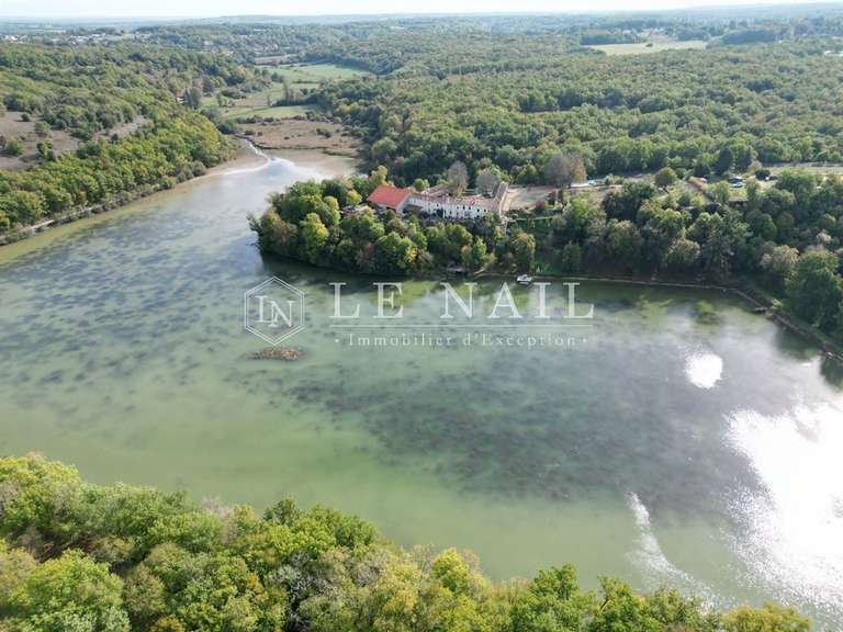Propriété Angoulême - 12 chambres - 800m²