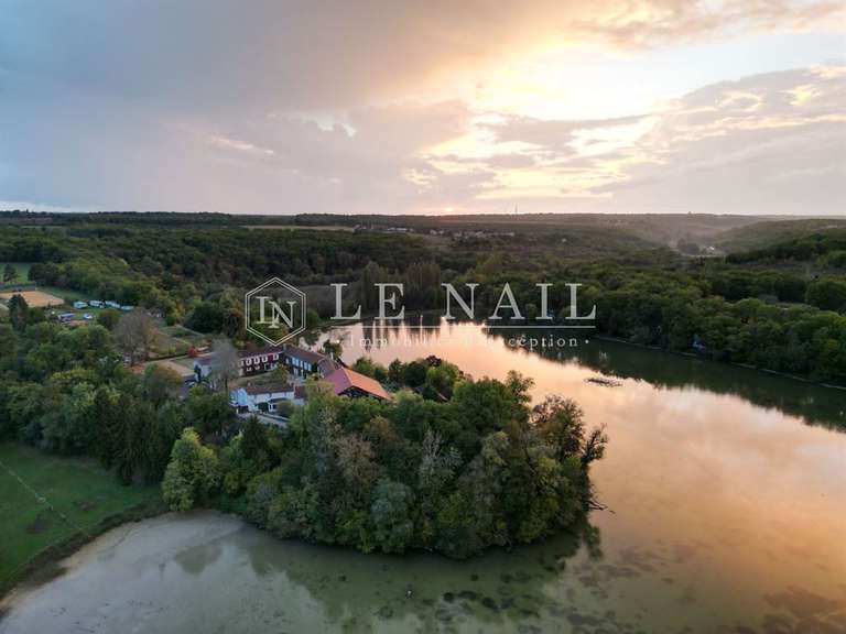 Propriété Angoulême - 12 chambres - 800m²