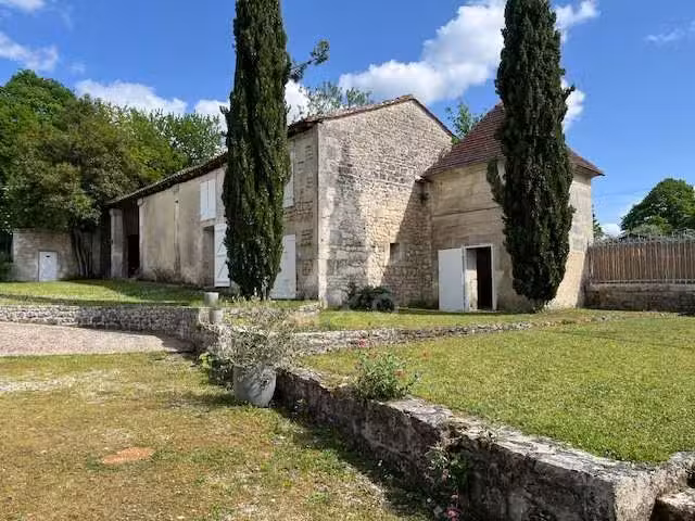 Property Angoulême - 4 bedrooms