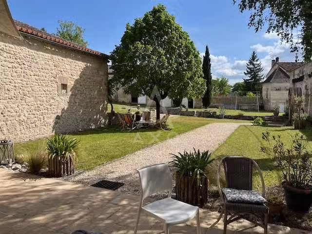 Property Angoulême - 4 bedrooms