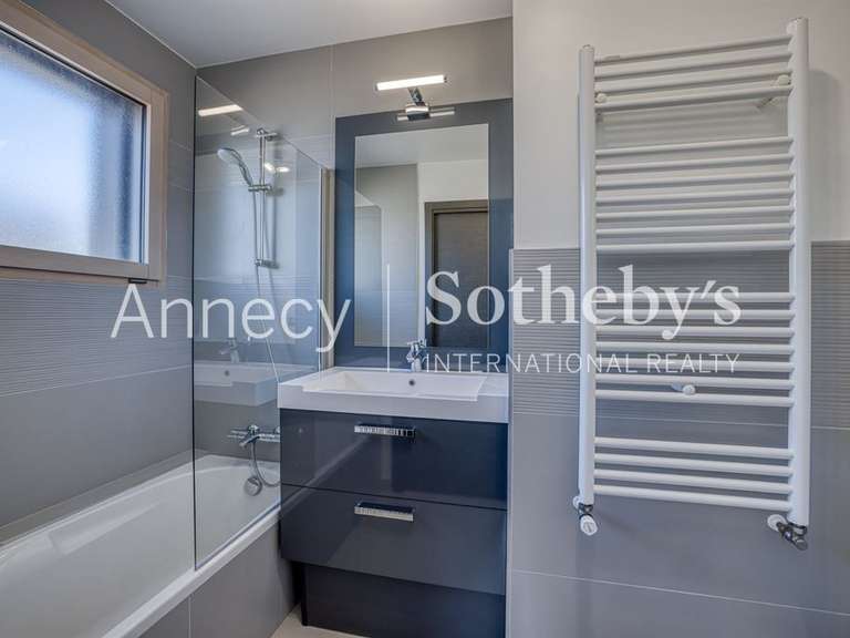 Maison Annecy - 4 chambres - 164m²