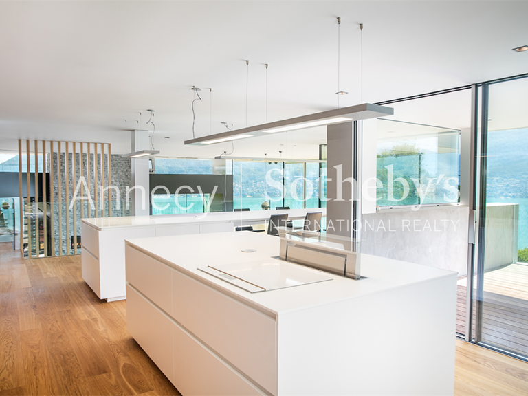 Maison Annecy - 3 chambres - 293m²