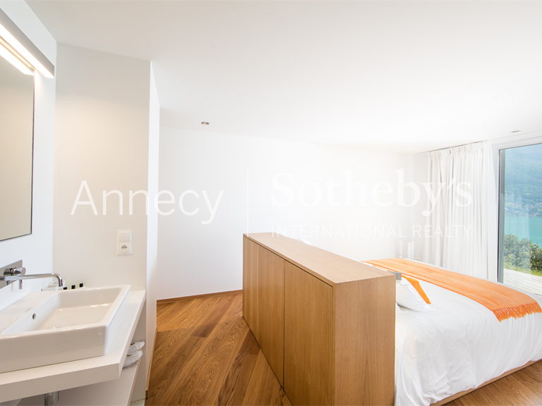 Maison Annecy - 3 chambres - 293m²