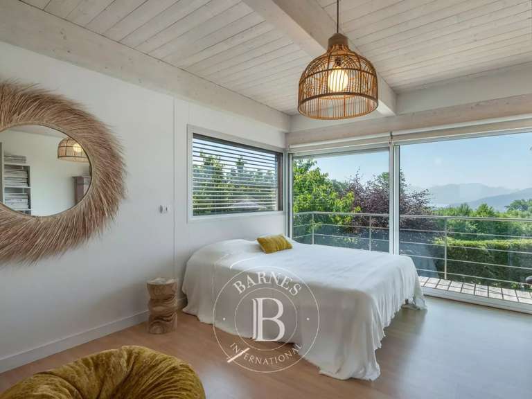 House Annecy - 5 bedrooms - 340m²