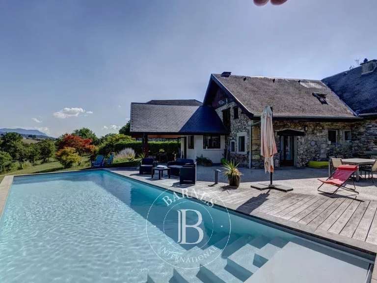 Maison Annecy - 3 chambres - 211m²