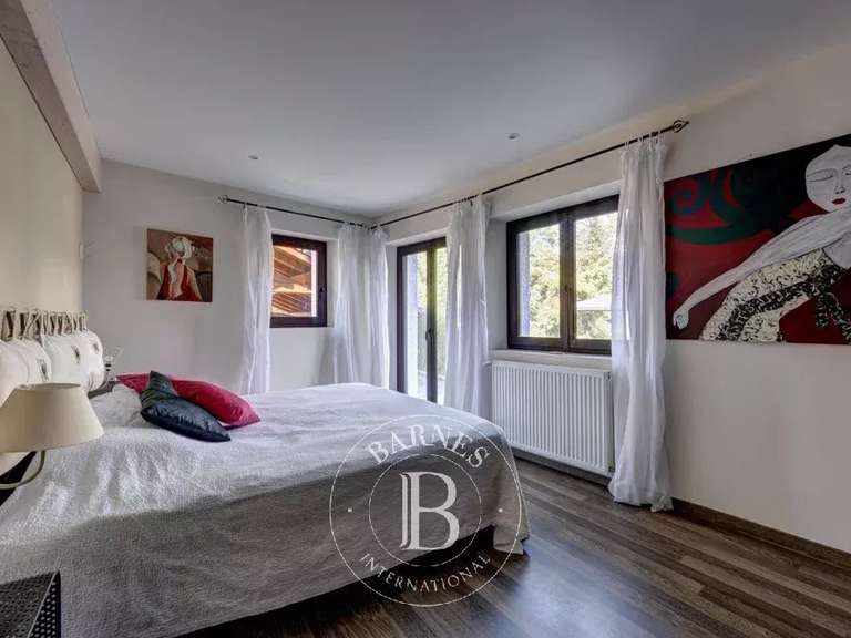 Maison Annecy - 3 chambres - 211m²