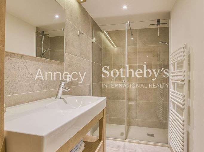 House Annecy - 6 bedrooms - 215m²