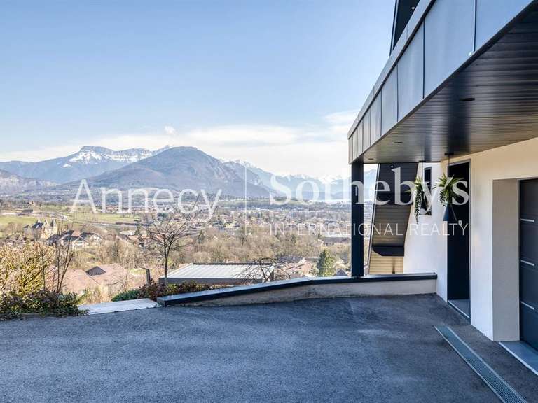 House Annecy - 3 bedrooms - 240m²