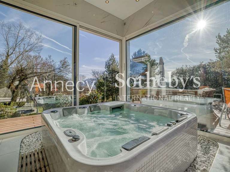 House Annecy - 5 bedrooms - 660m²