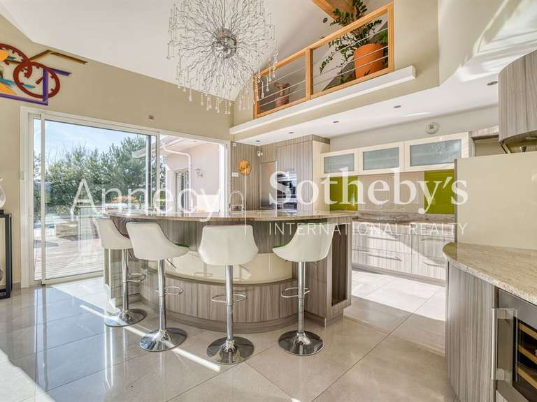 House Annecy - 5 bedrooms - 660m²