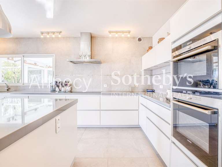 Maison Annecy - 5 chambres - 200m²