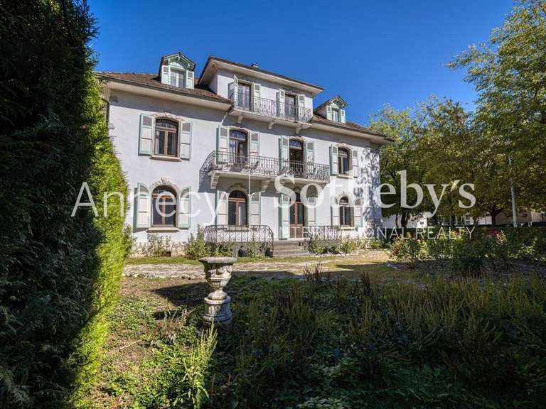 Maison Annecy - 13 chambres - 593m²