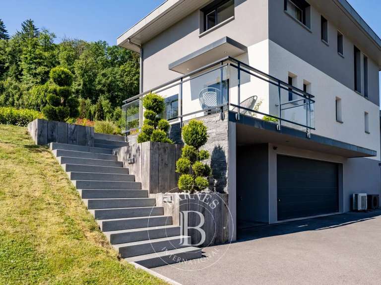 Maison Annecy - 4 chambres - 152m²